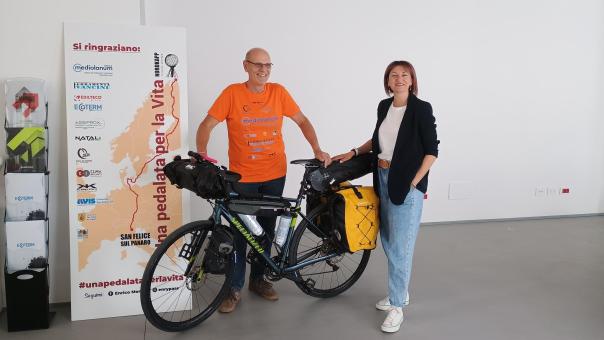 “Sono un matto” Edilteco sostiene il viaggio in bicicletta di Enrico Monari verso Capo Nord