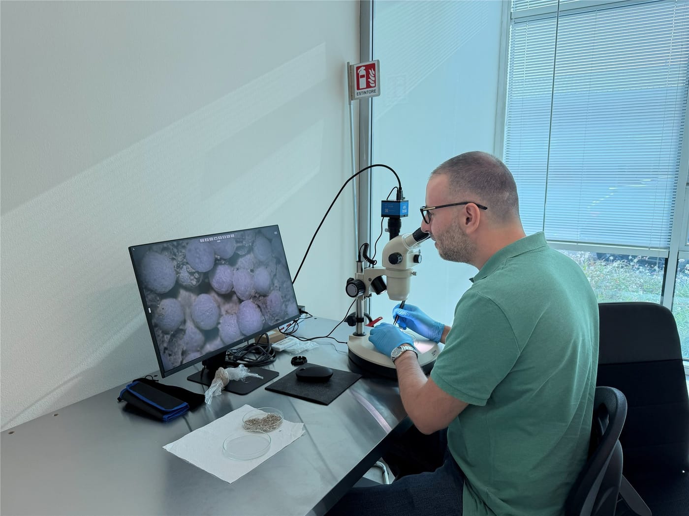 Il laboratorio di ricerca e sviluppo Edilteco: la conoscenza dei prodotti e delle formulazioni è al centro del progetto
