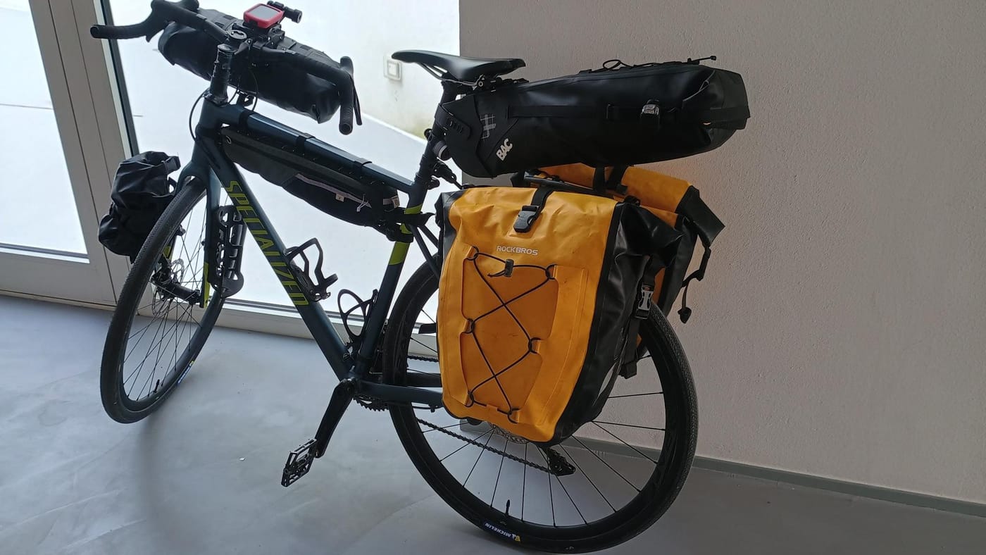 La bicicletta pronta per i 4.711 km fino a Capo Nord